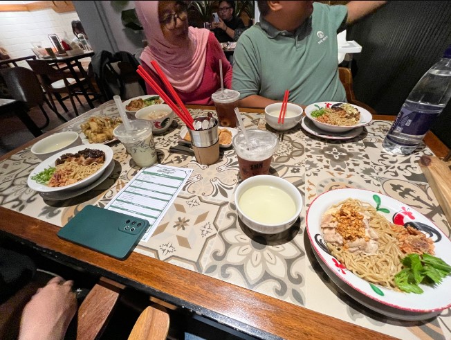SEDJUK BAKMI & KOPI POS BLOC Rizaldy Prihantoro, 1. Bakmi Gang Kelinci, 2. Bakmi A Boen, 3. Bakmi Karet Krekot, 4. Bakmi Sui-Sen, 5. SEDJUK BAKMI & KOPI POS BLOC, 6. Mie Soen Yoe, 7. Hokkian Lomie Mikado, 8. Mie Ayam Bangka Halal Lili/Sen Sen, 9. Bakmi JP – Mie Ayam Jamur, 10. Bakmi Hau Hau, 11. Mie Ayam Ahui, 12. Bakmi Ncek