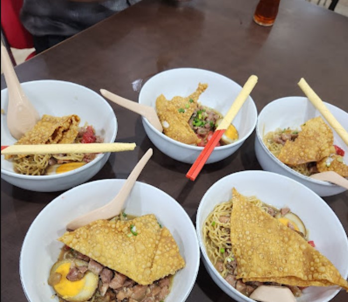 YY Mie Pansit Boubou, 1. Mie Aceh Titi Bobrok, 2. Mie Ayam Jamur Spesial Haji Mahmud, 3. Mie Ayam Jamur Brimob, 4. Mie Tiong SIM, 5. Mie Ayam Jamur RESTU, 6. YY Mie Pansit, 7. Mie Pangsit Awai, 8. Mie Ayam Kumango, 9. Bakmi Hock Seng, 10. Mie Ayam Waringin 1C, 11. Bakmi Khek, 12. Mie Hokkian SP 16