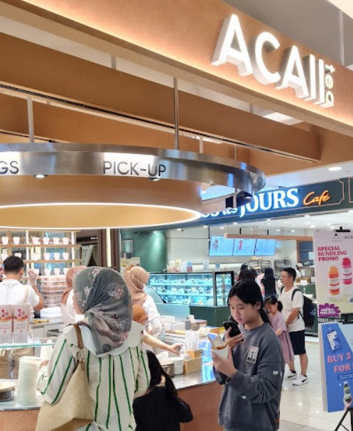 Acaii Tea Central Park Stallone Tjia, 1. Bakerzin Central Park, 2. Pesca Ice Cream, 3. Dapur Cokelat, 4. Vilo Gelato, 5. Rumah Juliet vegan bakery cake, 6. Apron Bake & Cafe (Korean Cake), 7. Bloomery Cake & Patisserie Pesanggrahan, 8. SUHU susu tahu by wendy, 9. Gincha Matcha House, 10. Rimini Gelaterie, 11. Artirasa, 12. Mr. Milk and Co Desserts, 13. Acaii Tea Central Park, 14. KIKKI BAKES CAFE
