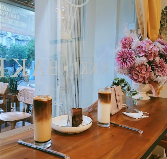 KIKKI BAKES CAFE Ganeeta Garwita Dila, 1. Bakerzin Central Park, 2. Pesca Ice Cream, 3. Dapur Cokelat, 4. Vilo Gelato, 5. Rumah Juliet vegan bakery cake, 6. Apron Bake & Cafe (Korean Cake), 7. Bloomery Cake & Patisserie Pesanggrahan, 8. SUHU susu tahu by wendy, 9. Gincha Matcha House, 10. Rimini Gelaterie, 11. Artirasa, 12. Mr. Milk and Co Desserts, 13. Acaii Tea Central Park, 14. KIKKI BAKES CAFE