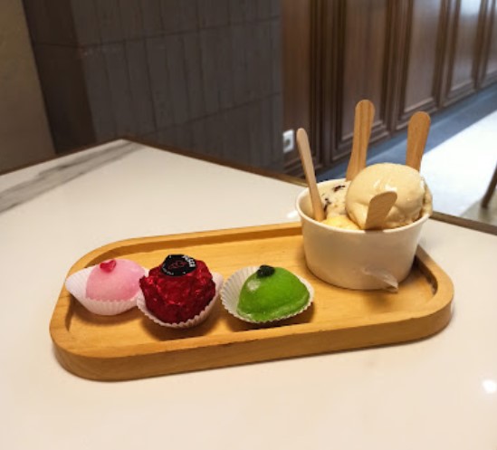 Pesca Ice Cream Alekz Lulij, 1. Bakerzin Central Park, 2. Pesca Ice Cream, 3. Dapur Cokelat, 4. Vilo Gelato, 5. Rumah Juliet vegan bakery cake, 6. Apron Bake & Cafe (Korean Cake), 7. Bloomery Cake & Patisserie Pesanggrahan, 8. SUHU susu tahu by wendy, 9. Gincha Matcha House, 10. Rimini Gelaterie, 11. Artirasa, 12. Mr. Milk and Co Desserts, 13. Acaii Tea Central Park, 14. KIKKI BAKES CAFE
