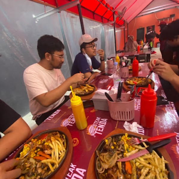 Steak Tenda Tangerang adjie suryo prasetyo, 1. Rumah Makan Pondok Lauk, 2. Kawasan Kuliner Pasar Lama, 3. Warung Bu Kris, 4. Kuliner Nasi Jagal Ibu Zahra Tangerang, 5. Bebek Boedjang – Tangerang, 6. Steak Tenda Tangerang, 7. Nasi Uduk Pak Jhon, 8. Sate Ayam H. Ishak Pasar Lama, 9. Kepak Madu Mael, Pasar Lama, 10. Bubur Ayam Spesial Ko Ginhan, 11. Seafood Libra 32., 12. Sop Kambing Oong Junaedi De Rio Tanah Abang