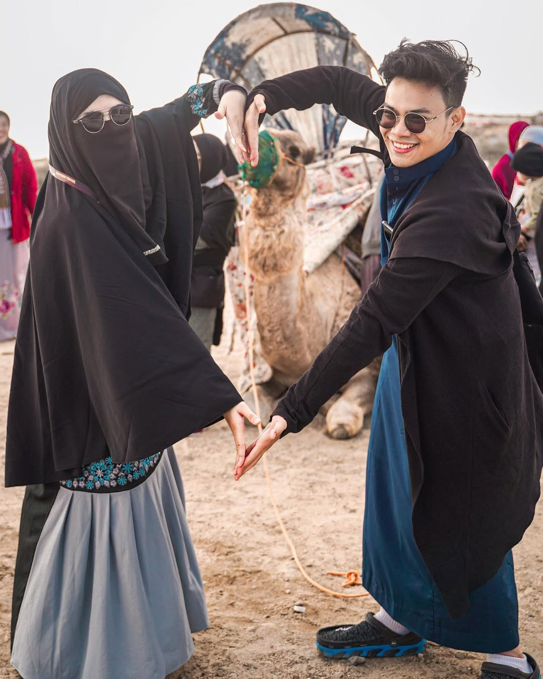 Gandengan Tangan di Depan Ka'bah, Foto bersama Wardatina Mawa dan Anak, Foto Romantis dengan Wardatina Mawa, Ungkap Rasanya Nikah Muda