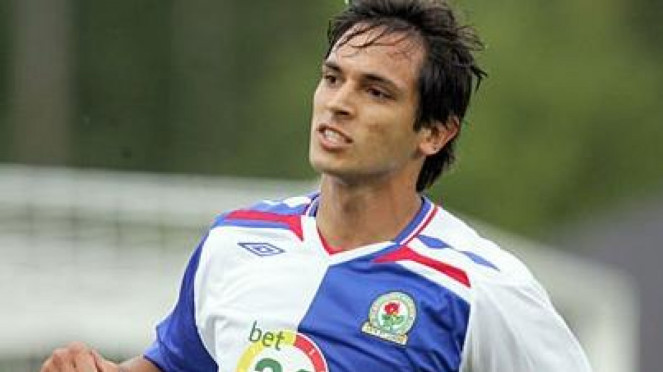 Roque Santa Cruz, 1. Luka Modric, 2. Lionel Messi, 3. Cristiano Ronaldo, 4. Sergio Ramos, 5. Oscar Ustari   , 6. Guillermo Ochoa, 7. Lukasz Fabianski, 8. Lukas Podolski, 9. Roque Santa Cruz, 10. Jose Montiel