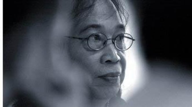 Mendiang Chrisye semasa hidup., 1. Mpok Alpa, Mpok Alpa., 2. Ria Irawan, Ria Irawan., 3. Olga Syahputra , Olga Syahputra, 4. Julia Perez , Julia Perez., 5. Clerence Chyntia Audry, Clerence Chyntia Audry , 6. Yana Zein, Yana Zein derita kanker payudara, 7. Chrisye, Mendiang Chrisye semasa hidup.