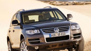 Volkswagen Touareg, Sejarah dan Kejayaan Touareg, Logo Volkswagen terbaru, Faktor di Balik Akhurnya Touareg, Pendatang Baru: Volkswagen Tayron, Ilustrasi logo merek mobil Volkswagen