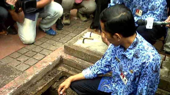 Jokowi meninjau gorong-gorong MT Thamrin