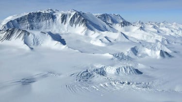 Gunung di Antartika, Kutub Selatan., 1. Antartika, 2. Rusia, 3. Kanada, 4. Mongolia , 5. Norwegia 