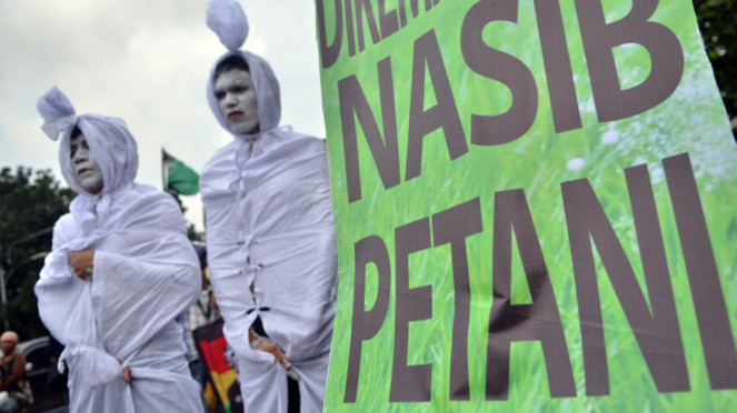 Demo Petani Apel di Kementerian Perdagangan