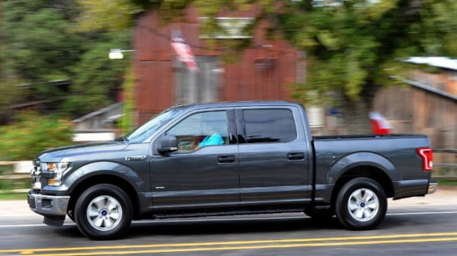 Ford F-150 2015 menggunakan bodi berbahan aluminium