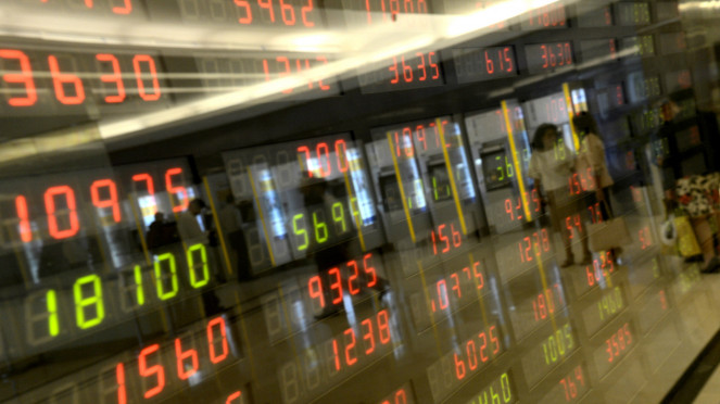 Papan indeks harga saham di Bursa Efek Indonesia. 
