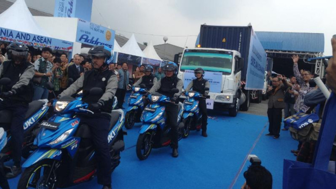 Acara peresmian ekspor Suzuki Address.
