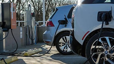 Charger mobil listrik