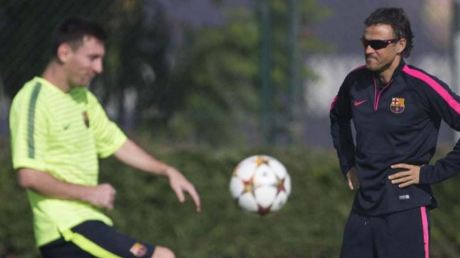 Mantan pelatih Barcelona, Luis Enrique, bersama Lionel Messi