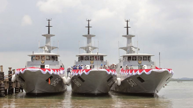 TIGA KAPAL CEPAT RUDAL (KCR-40) KARYA ANAK BANGSA, USS Zumwalt., Kapal Destroyer Type 052C milik Cina, Hobart Class, FREMM Frigate, Kapal Fregat I-Class, Indonesia Punya Kapal Selevel?, TIGA KAPAL CEPAT RUDAL (KCR-40) KARYA ANAK BANGSA