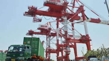 Percepat Bongkar Muat Kontainer di Pelabuhan Tanjuk Perak