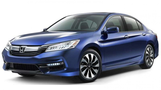 Honda Accord Hybrid 2016., Ilustrasi showroom mobil bekas di WTC Mangga Dua, Lexus UX 300e, Ford Escape XLS, Honda Accord Hybrid 2016.