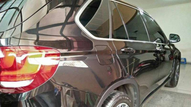 Goresan body mobil. Ilustrasi, 1. Pahami Dulu Jenis dan Kedalaman Goresan, 2. Gunakan Pasta Gigi Mengandung Baking Soda, 3. Gunakan Kompon Poles atau Kit Penghapus Goresan, 4. Gunakan Cat Touch-Up untuk Goresan Dalam