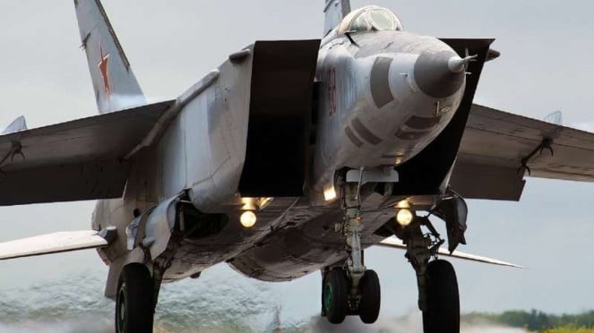 MiG-25 Foxbat, Ilustrasi pesawat Lockheed Martin F-22 Raptor, Pesawat Tempur Dassault Mirage 2000-5 buatan Prancis, VIVA Militer: Pesawat tempur Mikoyan MiG-29 Fulcrum militer Rusia, Pesawat Sukhoi Su-27 Flanker Ukraina - Air Force, VIVA Militer: Pesawat tempur F-15 Eagle militer Amerika Serikat, VIVA Militer: Pesawat pembom MiG-31 militer Rusia membawa rudal Kh-47M2 Kinzhal, MiG-25 Foxbat, SR-71 Blackbird