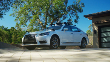 Mobil otonom Toyota