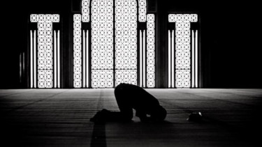 Ilustrasi salat.