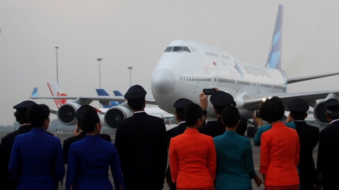 Garuda Indonesia Pensiunkan Pesawat Boeing 747-400, Pesawat Boeing 757 United Airlines, Garuda Indonesia Pensiunkan Pesawat Boeing 747-400, Singapore Airlines Boeing 777, Qatar Airways Boeing 787 Dreamliner, Pesawat mewah Qatar Amiri Boeing 747-8(BBJ) yang akan diberikan ke Trump