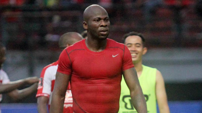Calon bek Madura United, OK John., 1. Herman Dzumafo, 2. Silvio Escobar, 3. Guy Junior Nke Ondoua, 4. Charles Orock, 5. Onorionde Kughegbe John (OK John), 6. Zoubairou Garba, 7. Fabiano Beltrame