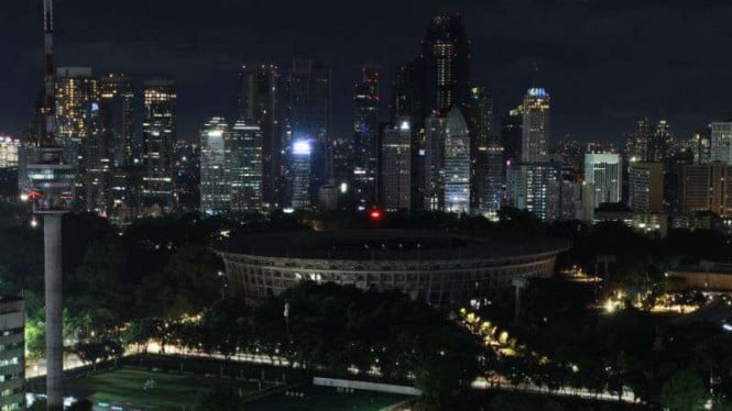 Lampu Stadion Gelora Bung Karno, Senayan, Jakarta dipadamkan saat Earth Hour beberapa waktu lalu (foto ilustrasi)