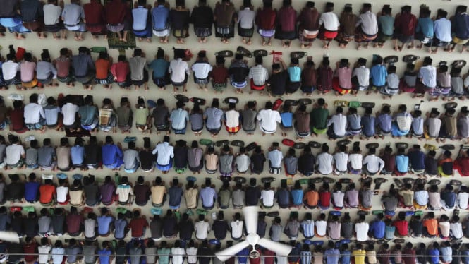 Ilustrasi santri di pesantren., 1. Pesantren An Nahdloh - Malaysia, 2. Pondok Pesantren Islahiyah – Thailand, 3. Madrasah Bangsamoro – Filipina, 4. Madrasah Jamia Ashrafia – Pakistan