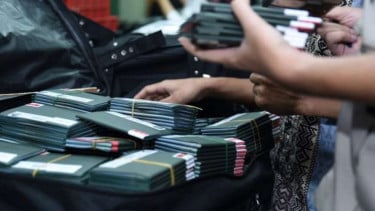 Paspor jemaah haji 2018, Imigrasi Tangerang Turun Langsung ke Lokasi, Ditemukan Sampul Paspor dan Bukti Setoran Haji, Nomor Paspor Akan Ditelusuri, Imigrasi Dalami Dugaan Pembuangan Dokumen