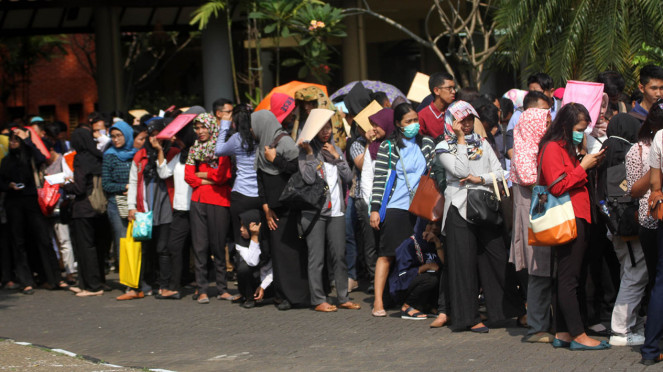 Acara Job Fair., Filianingsih Hendarta., Pendaki asal Brasil Juliana Marins bersama kedua orang tuanya, Anak Jalanan di Jakarta, Acara Job Fair.