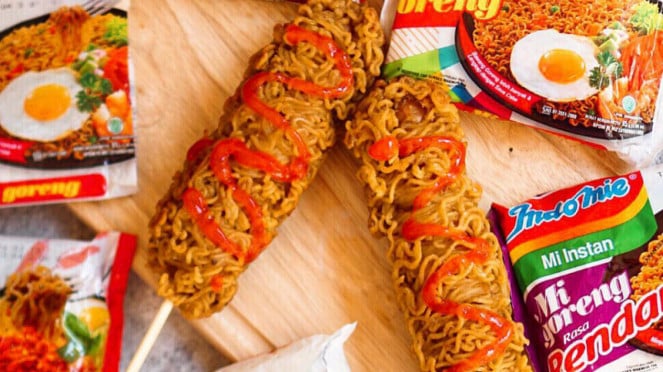 Hot dog Indomie.