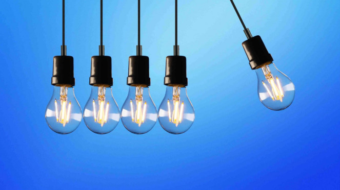 Ilustrasi lampu bohlam., Pencahayaan dalam Kehidupan Sehari-hari, Panduan Memilih Jenis Lampu Downlight, 1. Pilih Berdasarkan Tipe Pemasangan: Inbow atau Outbow?, 2. Tentukan Tipe Cahaya: Warm, Natural, atau Cool, 3. Pilih Fitur Tambahan, Morgen Hadir di Jakarta Fair 2025!