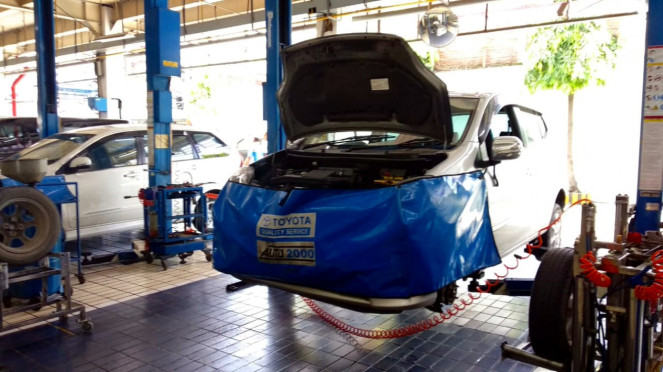 Bengkel servis Auto2000