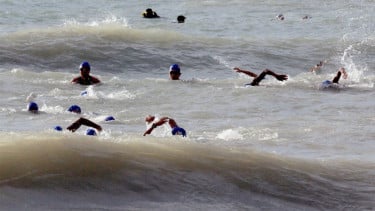 Ilustrasi perlombaan Triathlon