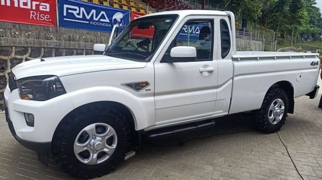 Mobil pikap kabin tunggal Mahindra Scorpio