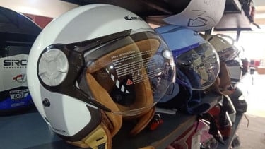 Helm Cargloss yang dirancanga untuk perempuan berhijab