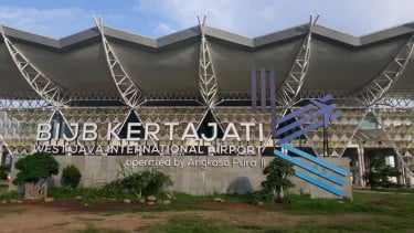 Bandara Internasional Jawa Barat Kertajati di Majalengka, Jawa Barat, 1. Bandara Wiriadinata , 2. Bandara Kertajati, 3. Bandara JB Soedirman, 4. Bandara Ngloram, 5. Bandara Dhoho