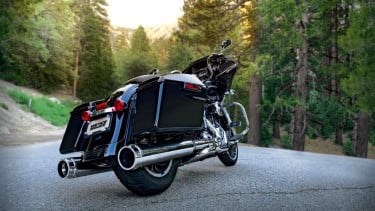 Knalpot Vance and Hines untuk motor Harley-Davidson