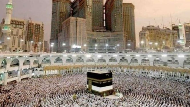 Kota Suci Mekkah., Pemandangan kota Mekkah dari Puncak Jabal Nur, Ibadah haji di Mekkah, Check Point di jalan masuk Kota Mekah, Ilustrasi suasana di Kabah, Masjidil Haram, Arab Saudi., Pemandangan kota Mekkah dari Puncak Jabal Nur