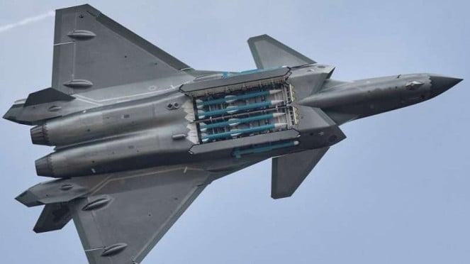 VIVA Militer: Pesawat tempur China, Chengdu J-20, VIVA Militer: Jet tempur multiperan Sukhoi Su-30M Angkatan Udara Rusia, VIVA Militer: Pesawat tempur China, Chengdu J-20, Sukhoi Su-57 Felon, VIVA Militer: Pesawat Jet Tempur F-22 Raptor