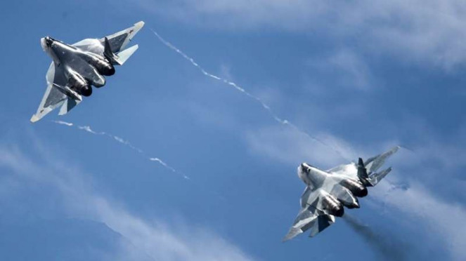 VIVA Militer: Jet tempur Rusia, Sukhoi Su-57, VIVA Militer: Jet tempur Angkatan Udara Amerika Serikat, F-15EX, VIVA Militer: Pesawat tempur China, Chengdu J-20, VIVA Militer: Jet tempur Rusia, Sukhoi Su-57, VIVA Militer: Jet tempur Dassault Rafale Angkatan Udara India, VIVA Militer: Sistem Pertahanan Diri Pesawat Jet Tempur Eurofighter Typhoon, VIVA Militer: Jet tempur Lockheed Martin F-35 Lightning II, Mitsubishi F-2, VIVA Militer: Jet tempur Amerika Serikat (AS), F-18 Super Hornet, VIVA Militer: Jet tempur India, Sukhoi Su-30, VIVA Militer: Jet tempur Sukhoi Su-34 Angkatan Udara Rusia (VVS)