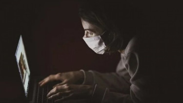 Ilustrasi masker untuk mencegah penularan Virus Corona COVID-19.