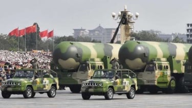VIVA Militer: Parade rudal balistik nuklir Tentara Pembebasan Rakyat China (PLA)