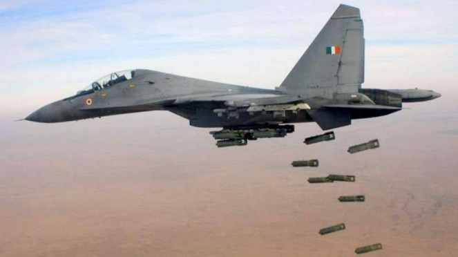 VIVA Militer: Jet tempur India, Sukhoi Su-30, VIVA Militer: Jet tempur Angkatan Udara Amerika Serikat, F-15EX, VIVA Militer: Pesawat tempur China, Chengdu J-20, VIVA Militer: Jet tempur Rusia, Sukhoi Su-57, VIVA Militer: Jet tempur Dassault Rafale Angkatan Udara India, VIVA Militer: Sistem Pertahanan Diri Pesawat Jet Tempur Eurofighter Typhoon, VIVA Militer: Jet tempur Lockheed Martin F-35 Lightning II, Mitsubishi F-2, VIVA Militer: Jet tempur Amerika Serikat (AS), F-18 Super Hornet, VIVA Militer: Jet tempur India, Sukhoi Su-30, VIVA Militer: Jet tempur Sukhoi Su-34 Angkatan Udara Rusia (VVS)