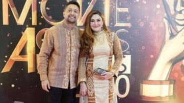 Nia Zulkarnaen dan Ari Sihasale di IMA Awards 2020