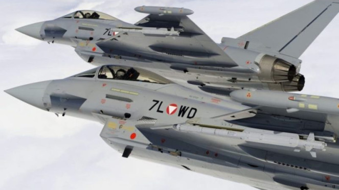 VIVA Militer: Jet tempur Eurofighter Typhoon, VIVA Militer: Jet tempur Sukhoi Su-35 Rusia tembakkan rudal, VIVA Militer: Jet tempur Eurofighter Typhoon, VIVA Militer: Pesawat Jet Tempur Dassault Rafale, KAI KF-21 Boramae, VIVA Militer: Pesawat Jet Tempur F-22 Raptor, VIVA Militer: Pesawat tempur China, Chengdu J-20, VIVA Militer: Jet tempur Lockheed Martin F-35 Lightning II militer Inggris