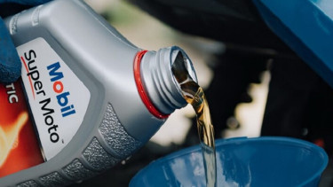 Oli motor Mobil Lubricants