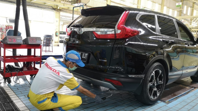 Uji emisi di diler Honda