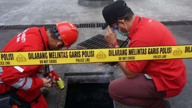 Ilustrasi: Tim Laboratorium Forensik Polri menyelidiki ledakan di SPBU.